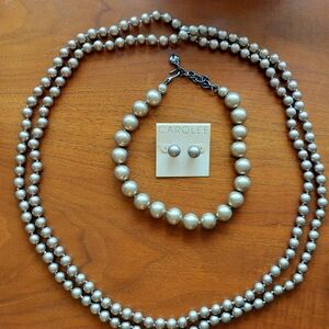 Pearl CAROLEE champagne lot